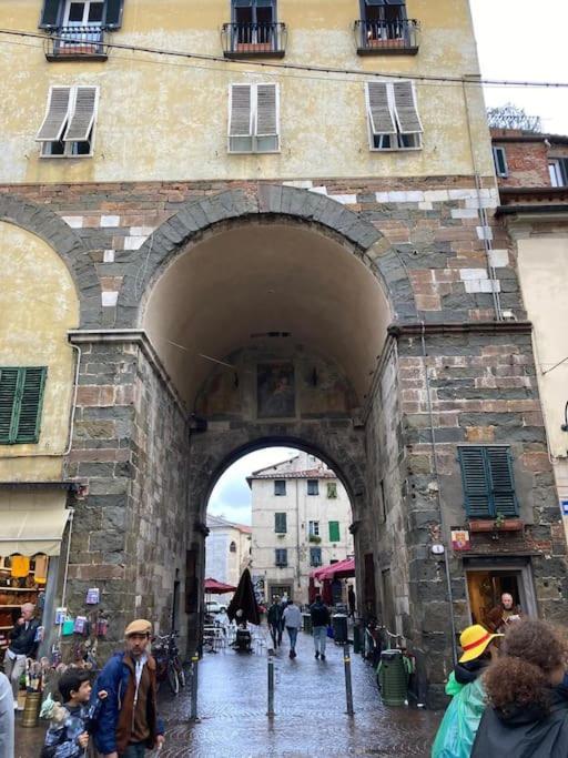Апартаменти Dimora Leonardo. Centro Storico. Лукка Екстер'єр фото